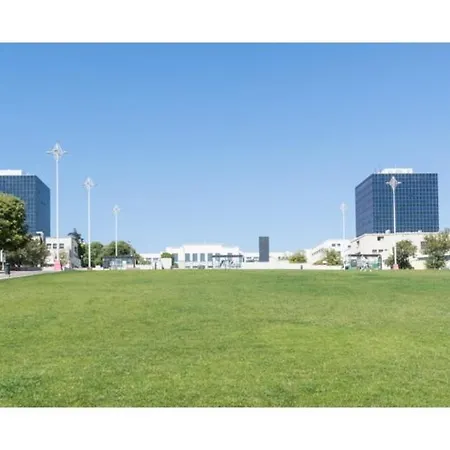 Houze Spacious 9 Bedroom Flat In Central Lisbon *